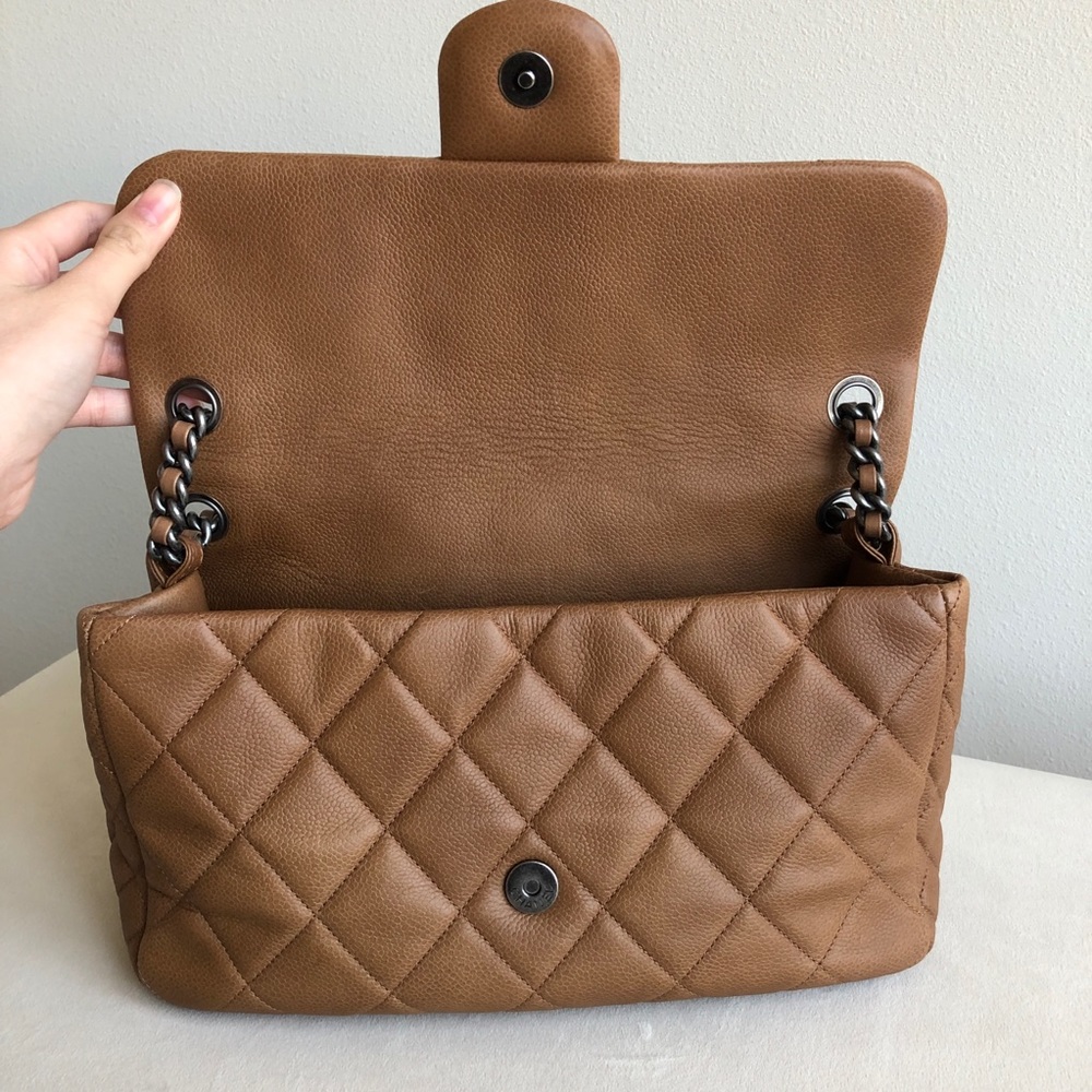Chanel brown caviar flap - Picture 6 of 16